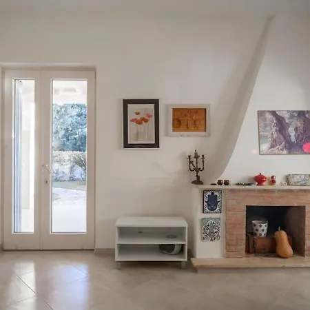 Villa Mari & Monticelli *